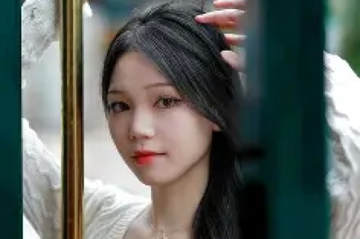 “初代捞女网红”三场直播赚1亿当年傍的大款都上赶着蹭她热度
